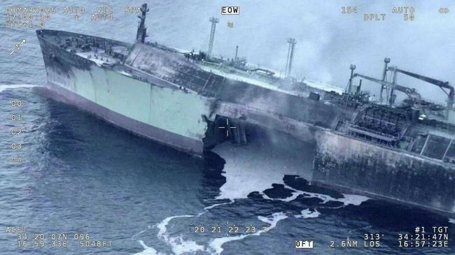 Российский танкер Arctic Metagaz после атаки в Средиземном море