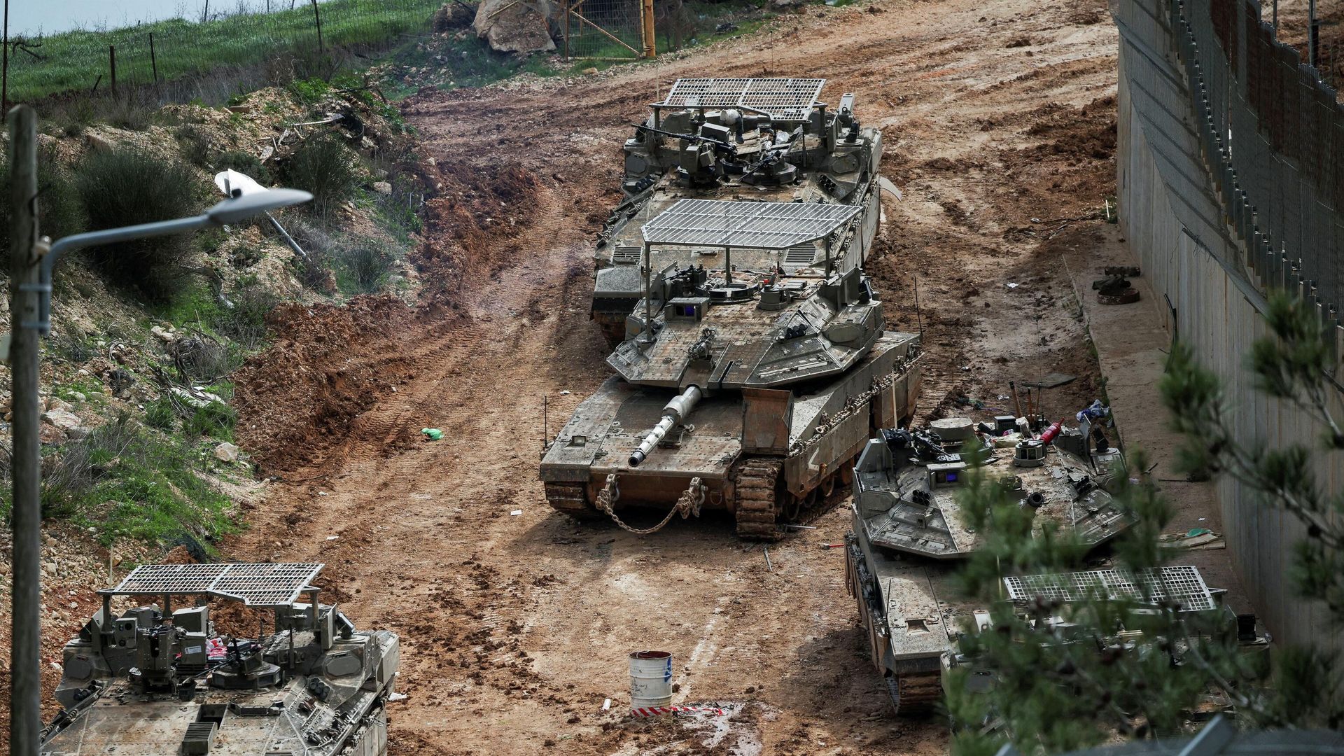Израильская военная техника на израильско-ливанской границе. 4 марта 2026 Израильская военная техника на израильско-ливанской границе. 4 марта 2026 - РИА Новости, 1920, 04.03.2026