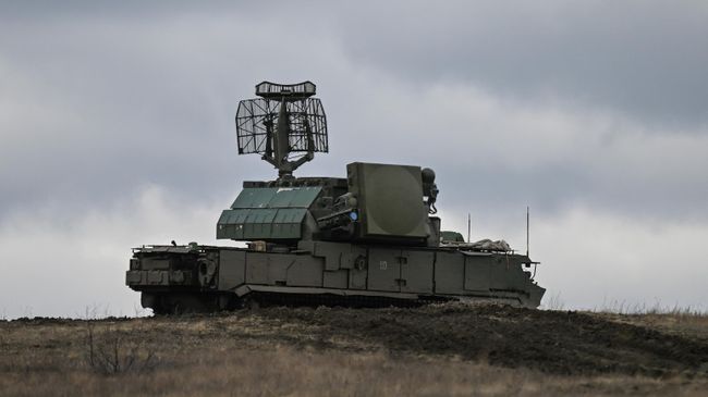 Боевая работа расчета зенитно-ракетного комплекса Тор-М1