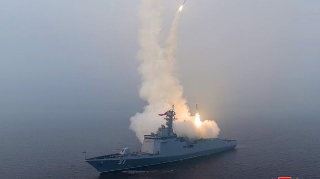 Северокорейский эсминец УРО Чхве Хен