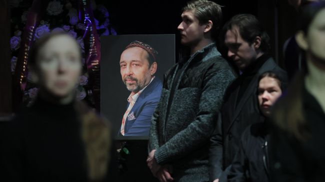 Церемония прощания с драматургом Николаем Колядой в Коляде-театре в Екатеринбурге