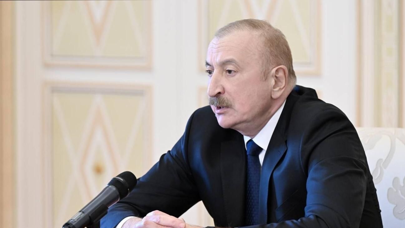 Президент Азербайджана Ильхам Алиев проводит заседание Совета безопасности страны в связи с атакой БПЛА на Нахичевань Президент Азербайджана Ильхам Алиев проводит заседание Совета безопасности страны в связи с атакой БПЛА на Нахичевань - РИА Новости, 1920, 05.03.2026