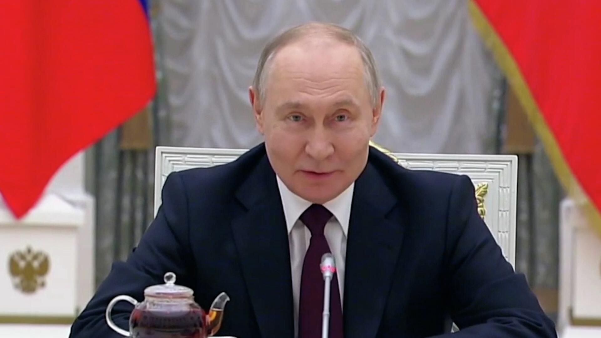 Путин поздравил женщин России с наступающим 8 Марта - РИА Новости, 1920, 05.03.2026