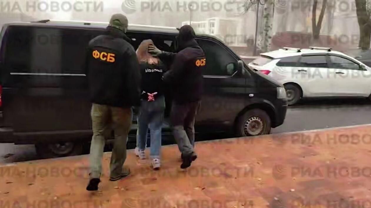 Задержание жительницы ДНР за передачу данных украинской разведке. Кадр видео Задержание жительницы ДНР за передачу данных украинской разведке. Кадр видео - РИА Новости, 1920, 06.03.2026