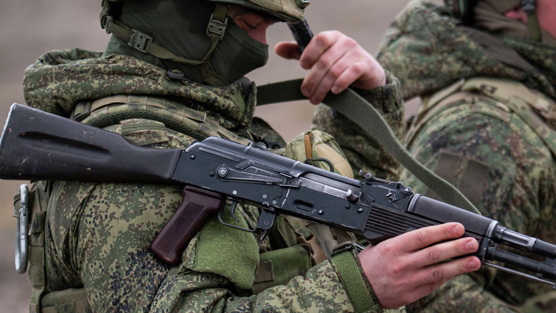 Боевая подготовка военнослужащих-контрактников на полигоне Боевая подготовка военнослужащих-контрактников на полигоне - РИА Новости, 1920, 03.08.2026