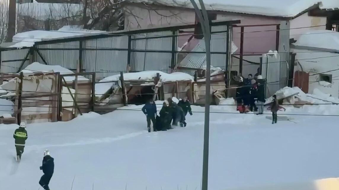 Спасатели на месте обрушения нежилого здания в Нижнем Новгороде Спасатели на месте обрушения нежилого здания в Нижнем Новгороде - РИА Новости, 1920, 06.03.2026