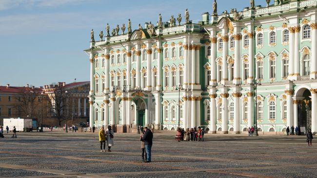 Дворцовая площадь в Санкт-Петербурге