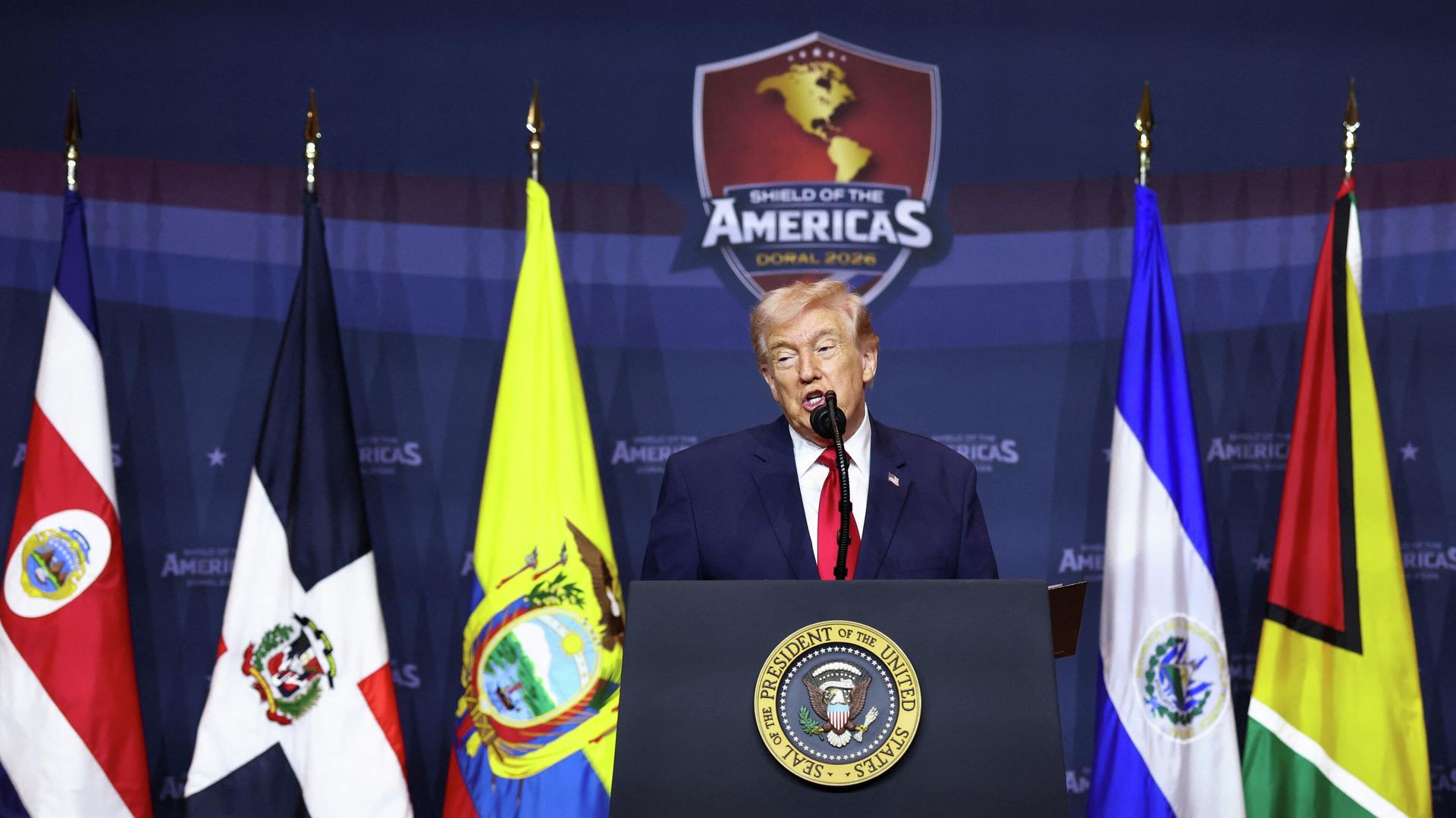 Президент США Дональд Трамп выступает на саммите Щит Америки в Майами - РИА Новости, 1920, 07.03.2026