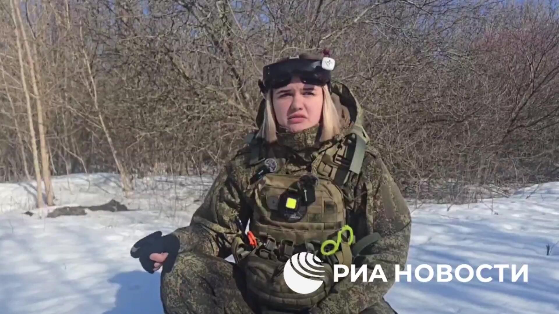 Оператор БПЛА с позывным Барс рассказала о службе в мужском коллективе Оператор БПЛА с позывным Барс рассказала о службе в мужском коллективе - РИА Новости, 1920, 08.03.2026