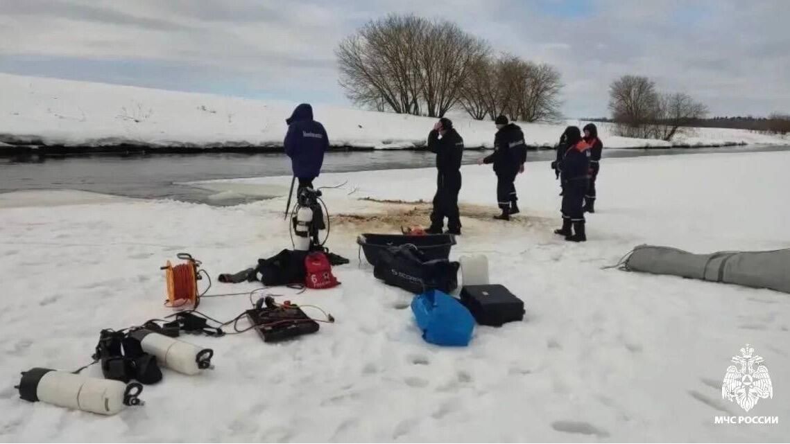 Поиск троих пропавших подростков в Звенигороде Поиск троих пропавших подростков в Звенигороде - РИА Новости, 1920, 10.03.2026