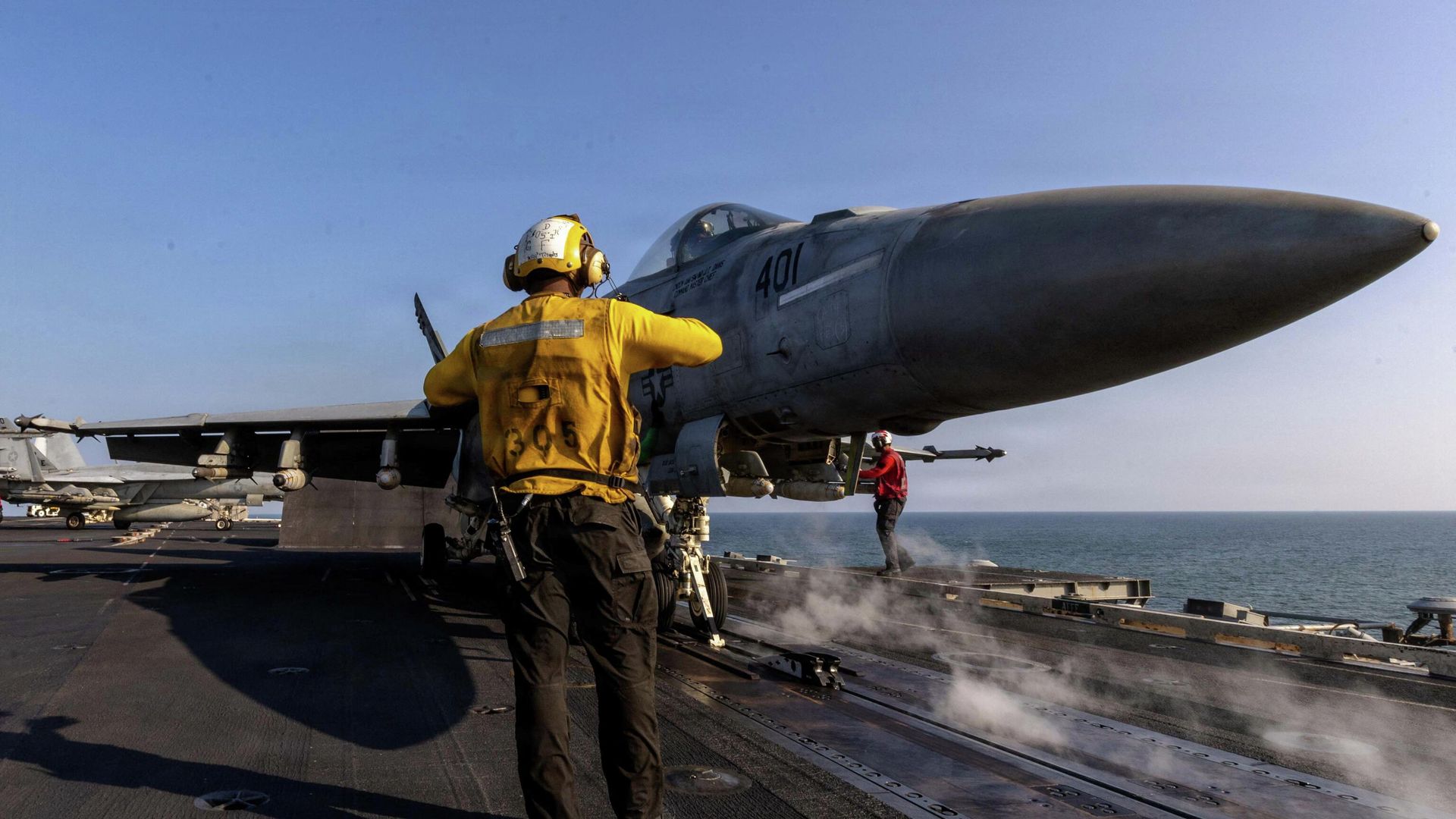 Истребитель F/A-18E Super Hornet готовится к взлету с авианосца ВМС США USS Abraham Lincoln Истребитель F/A-18E Super Hornet готовится к взлету с авианосца ВМС США USS Abraham Lincoln - РИА Новости, 1920, 10.03.2026