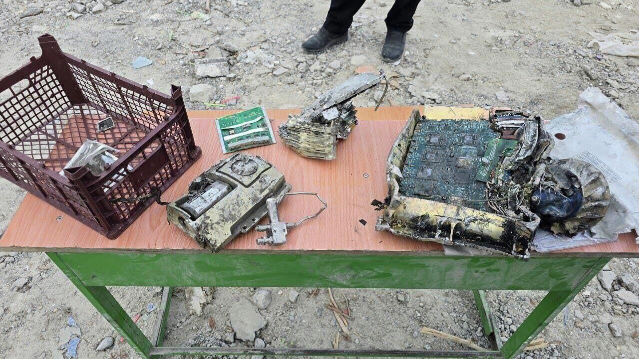 Обломки снаряда, которым предположительно был нанесен удар по школе в Иране Обломки снаряда, которым предположительно был нанесен удар по школе в Иране - РИА Новости, 1920, 11.03.2026