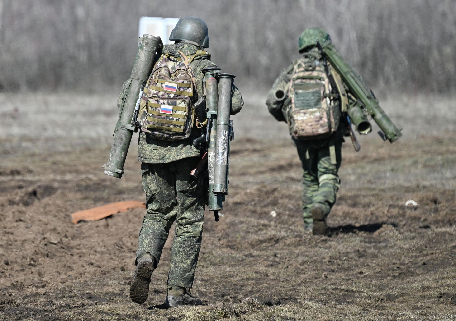 Российские военнослужащие Российские военнослужащие