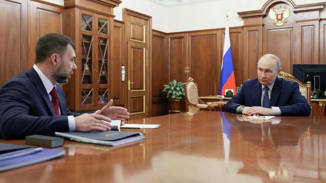Президент РФ Владимир Путин и глава ДНР Денис Пушилин во время встречи в Кремле Президент РФ Владимир Путин и глава ДНР Денис Пушилин во время встречи в Кремле
