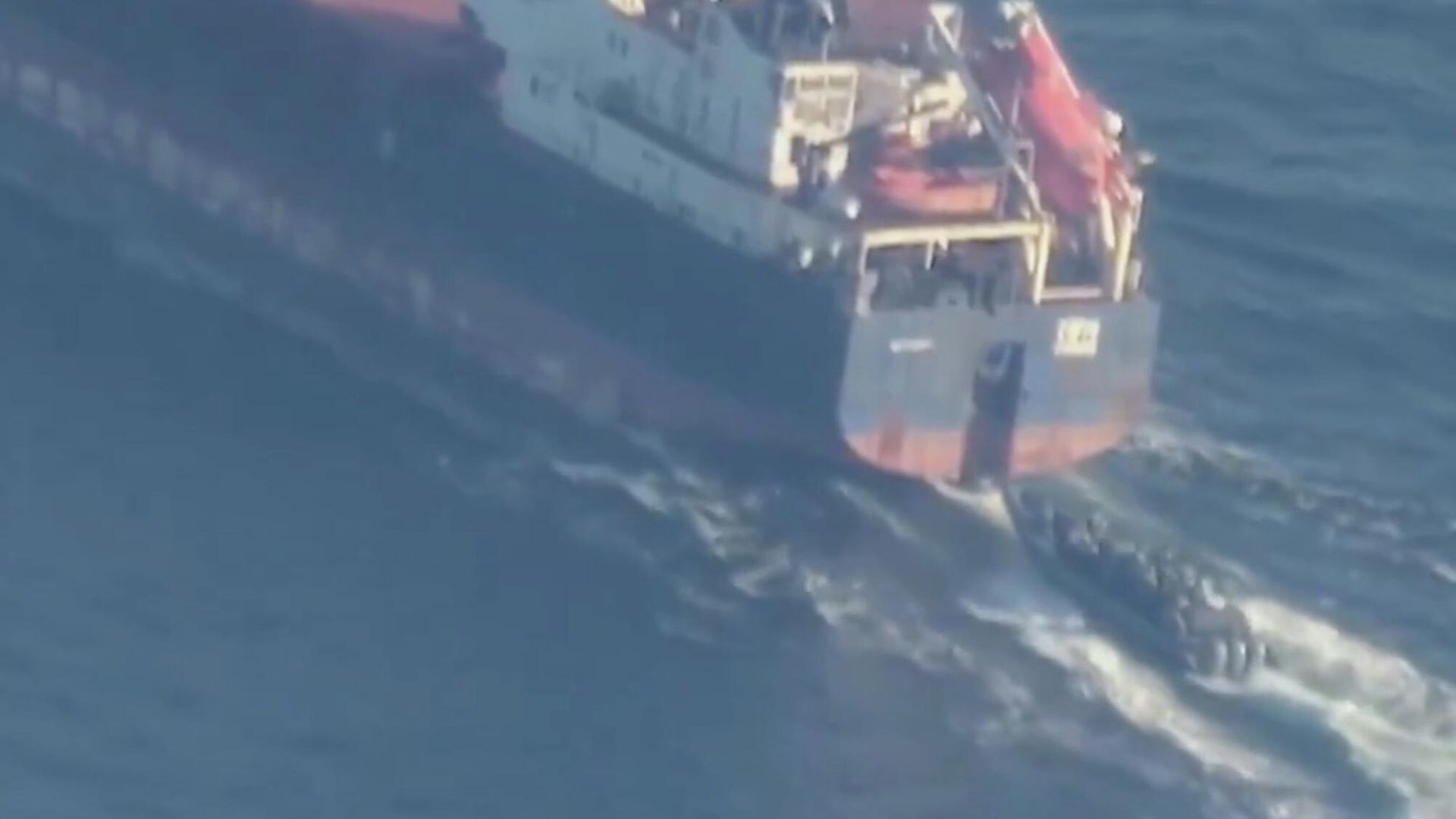 Задержание сухогруза Caffa с россиянами на борту. Кадр видео Задержание сухогруза Caffa с россиянами на борту. Кадр видео - РИА Новости, 1920, 06.08.2026