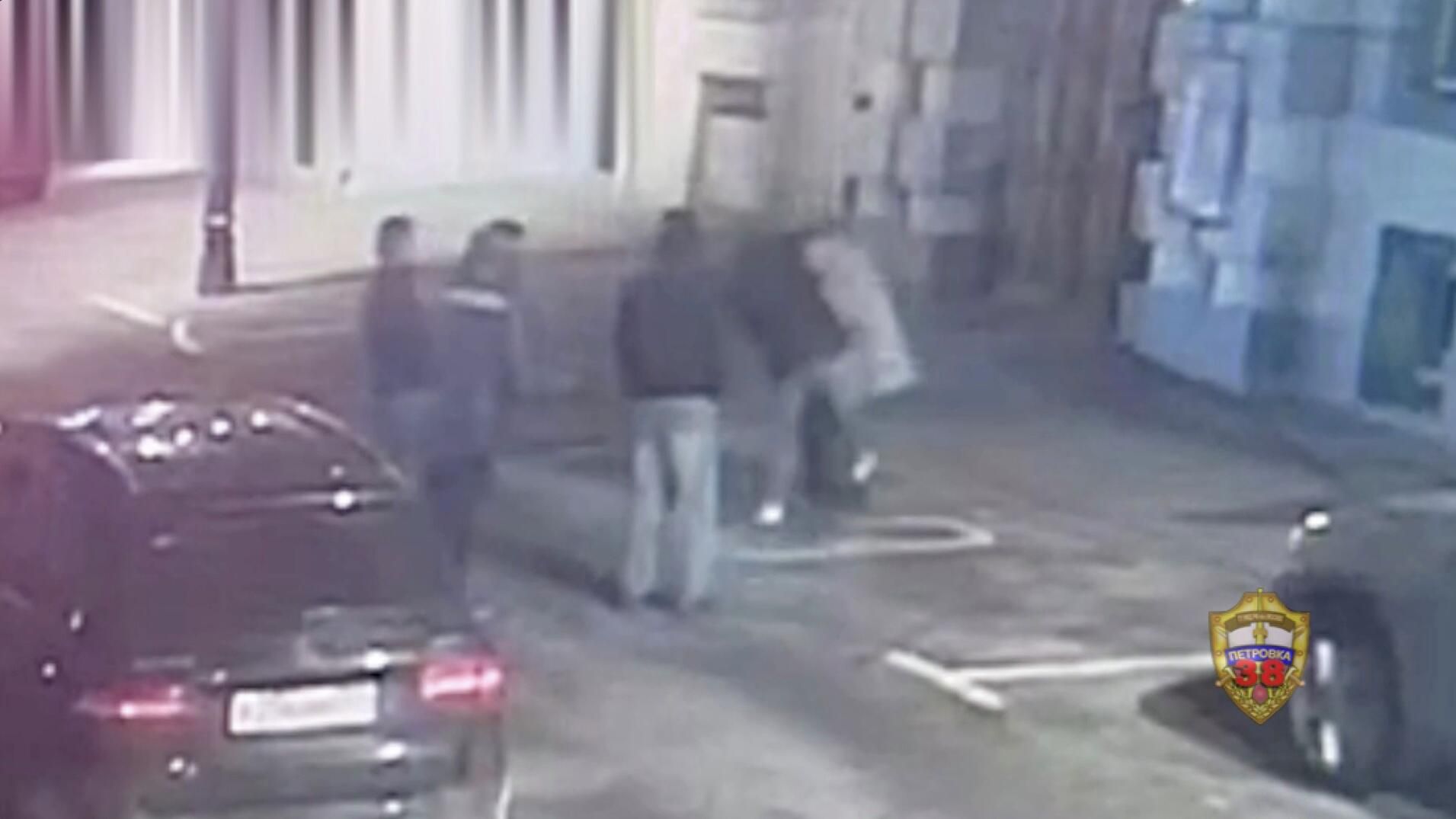 Мужчина несколько раз ударил ножом прохожего в ходе потасовки в центре Москвы - РИА Новости, 1920, 11.03.2026