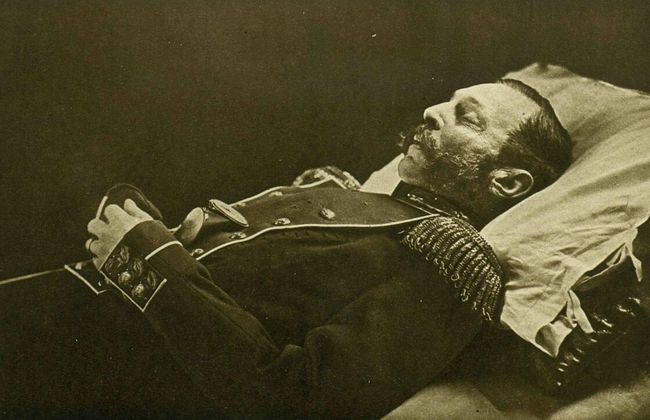 Александр II на смертном одре Александр II на смертном одре