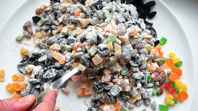 Приготовление пасхальных куличей Приготовление пасхальных куличей