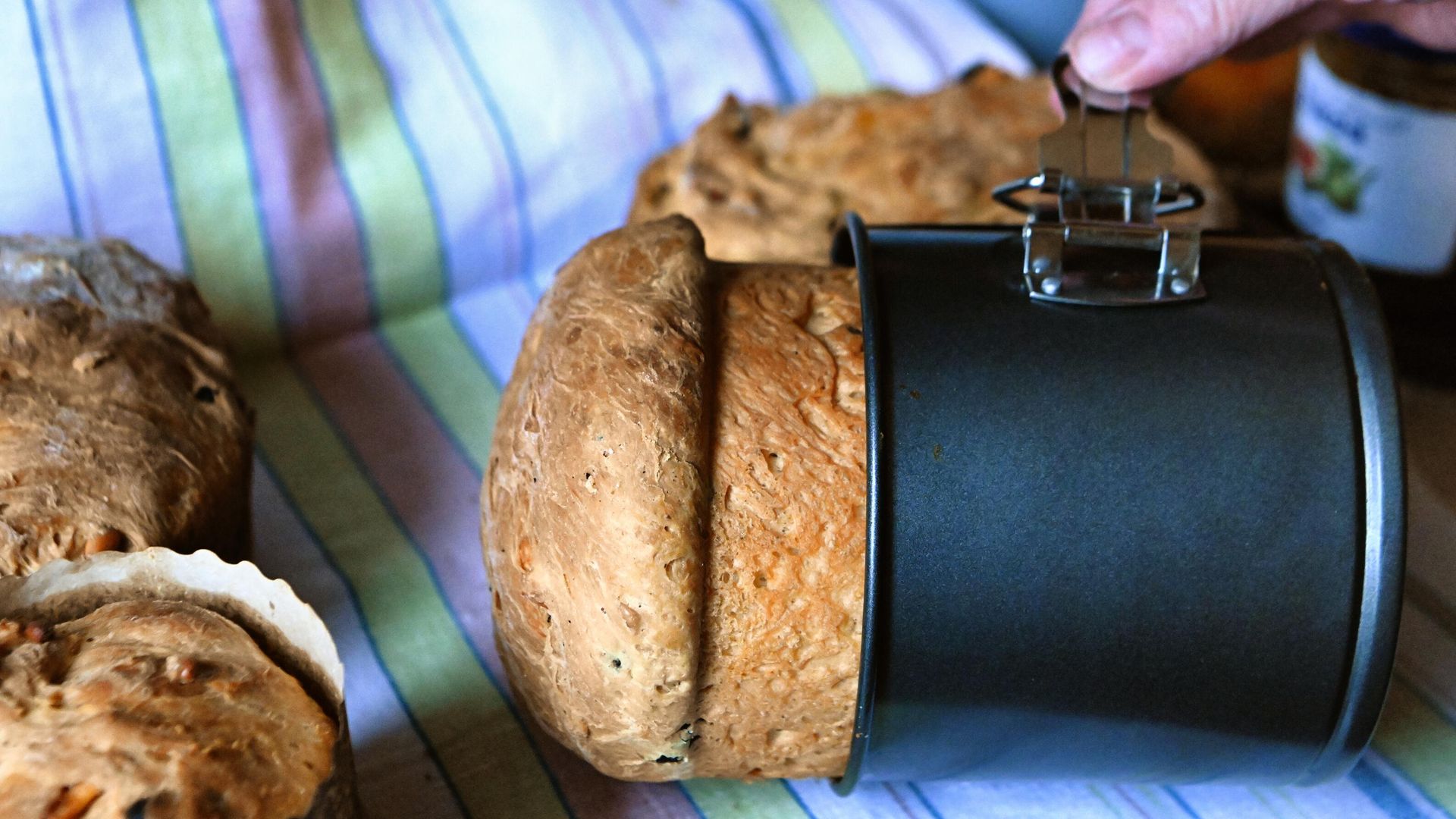 Приготовление пасхальных куличей Приготовление пасхальных куличей - РИА Новости, 1920, 11.04.2026
