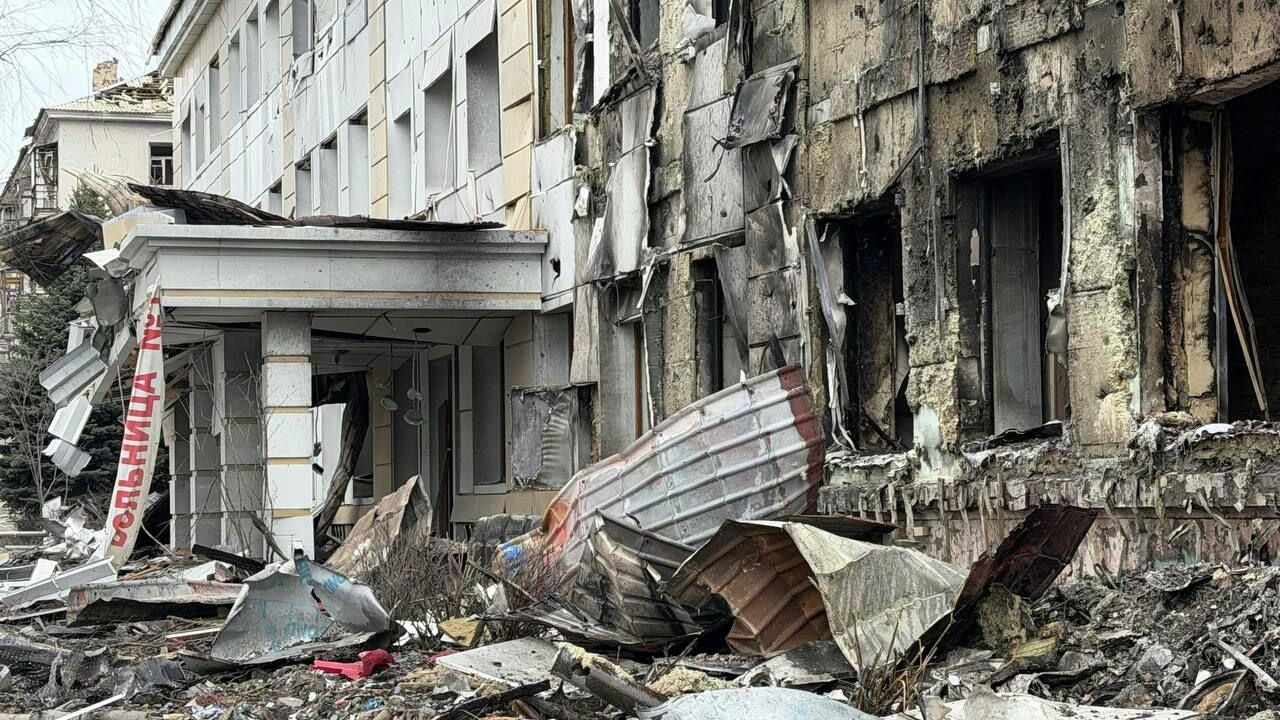 Последствия удара ВСУ по медучреждению в ДНР Последствия удара ВСУ по медучреждению в ДНР - РИА Новости, 1920, 12.03.2026