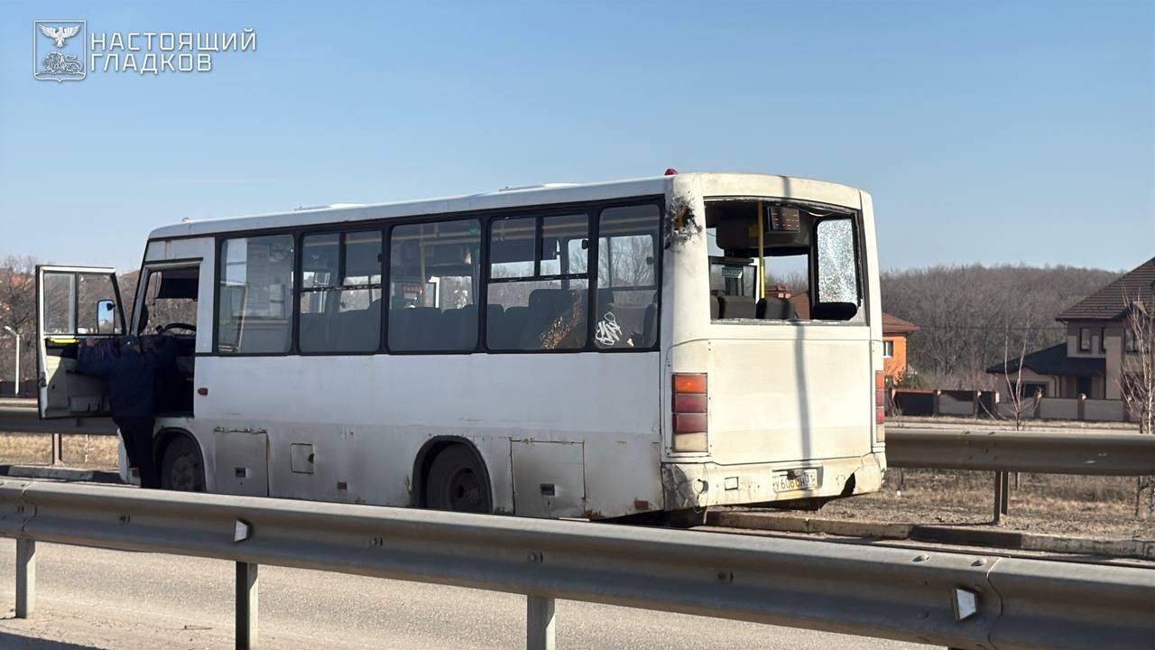 Поврежденный в результате атаки БПЛА ВСУ пассажирский автобус в Белгородской области Поврежденный в результате атаки БПЛА ВСУ пассажирский автобус в Белгородской области - РИА Новости, 1920, 29.07.2026