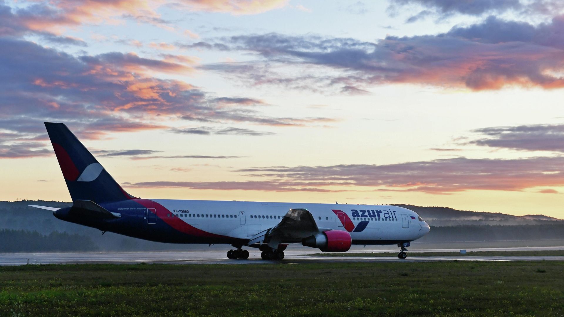 Самолет Boeing 767-300 авиакомпании Azur Air Самолет Boeing 767-300 авиакомпании Azur Air - РИА Новости, 1920, 13.03.2026