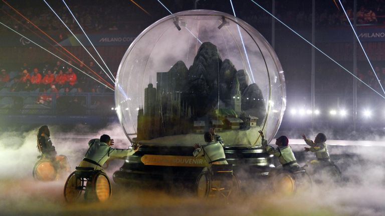 Церемония закрытия зимней Паралимпиады-2026 на стадионе Стадио Олимпико дель Гьяччо в Кортина-д'Ампеццо Церемония закрытия зимней Паралимпиады-2026 на стадионе Стадио Олимпико дель Гьяччо в Кортина-д'Ампеццо