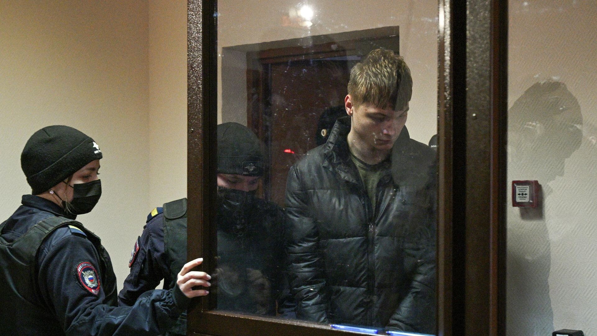 Экс-футболист Урала-2 Даниил Секач, обвиняемый в убийстве 48-летней предпринимательницы в Москве, в здании Тушинского суда Экс-футболист Урала-2 Даниил Секач, обвиняемый в убийстве 48-летней предпринимательницы в Москве, в здании Тушинского суда - РИА Новости, 1920, 16.03.2026