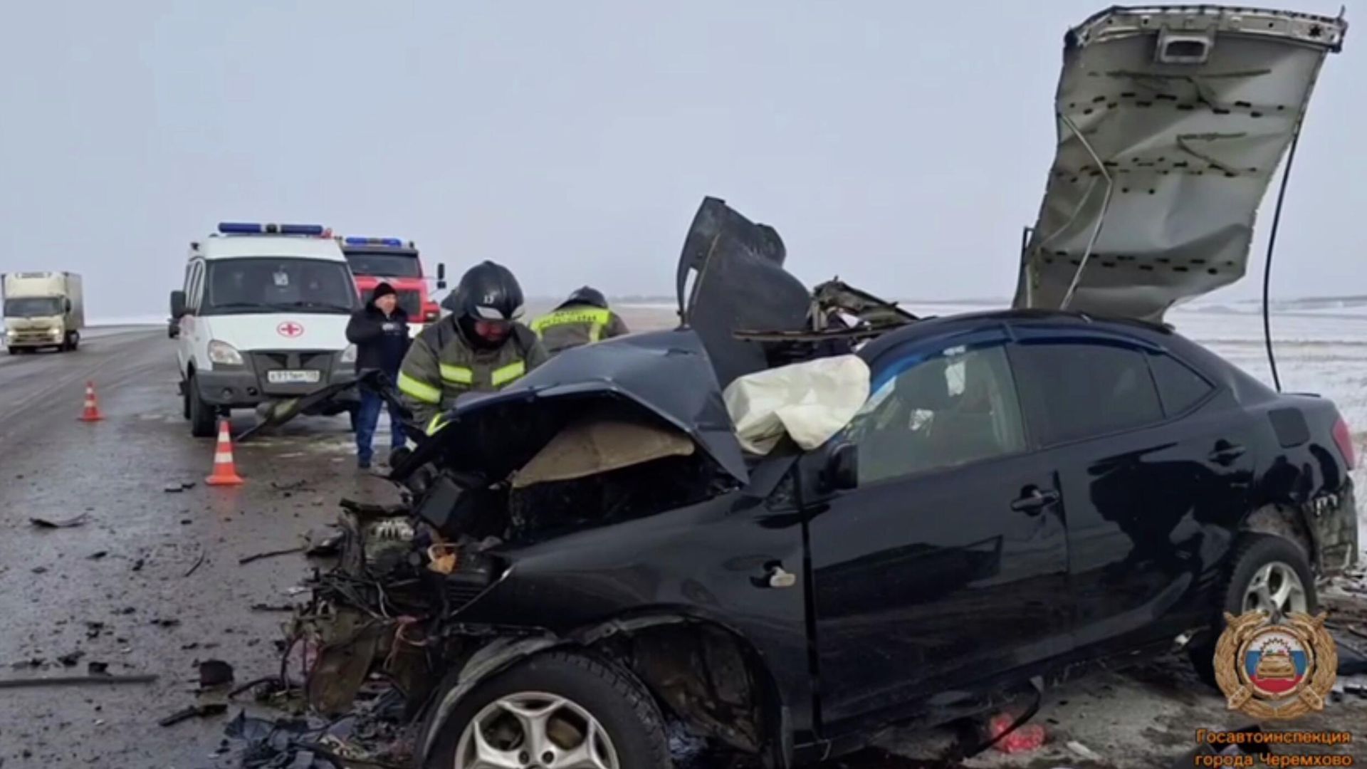 Последствия лобового столкновения двух автомобилей на трассе Р-255 Сибирь в Приангарье. Кадр видео Последствия лобового столкновения двух автомобилей на трассе Р-255 Сибирь в Приангарье. Кадр видео - РИА Новости, 1920, 18.03.2026