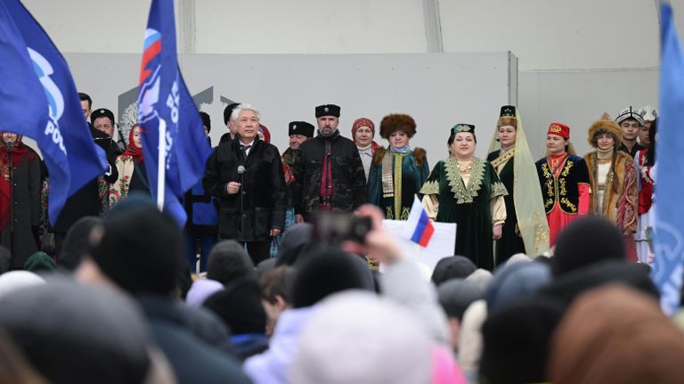 Митинг-концерт, посвящённый Дню воссоединения Крыма и Севастополя с Россией, в Центральном парке Новосибирска Митинг-концерт, посвящённый Дню воссоединения Крыма и Севастополя с Россией, в Центральном парке Новосибирска