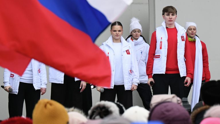 Митинг-концерт, посвящённый Дню воссоединения Крыма и Севастополя с Россией, в Центральном парке Новосибирска Митинг-концерт, посвящённый Дню воссоединения Крыма и Севастополя с Россией, в Центральном парке Новосибирска