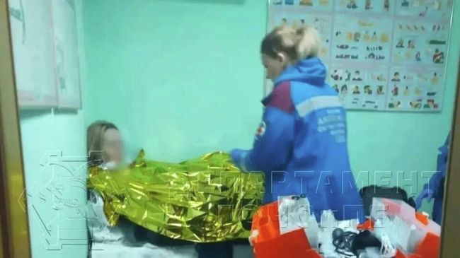 Женщина с собакой провалилась под лед на Москве-реке. 18 марта 2026 года Женщина с собакой провалилась под лед на Москве-реке. 18 марта 2026 года