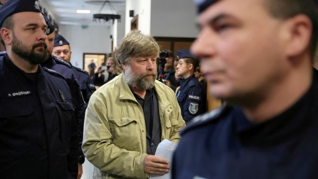 Российский археолог Александр Бутягин в районном суде Варшавы