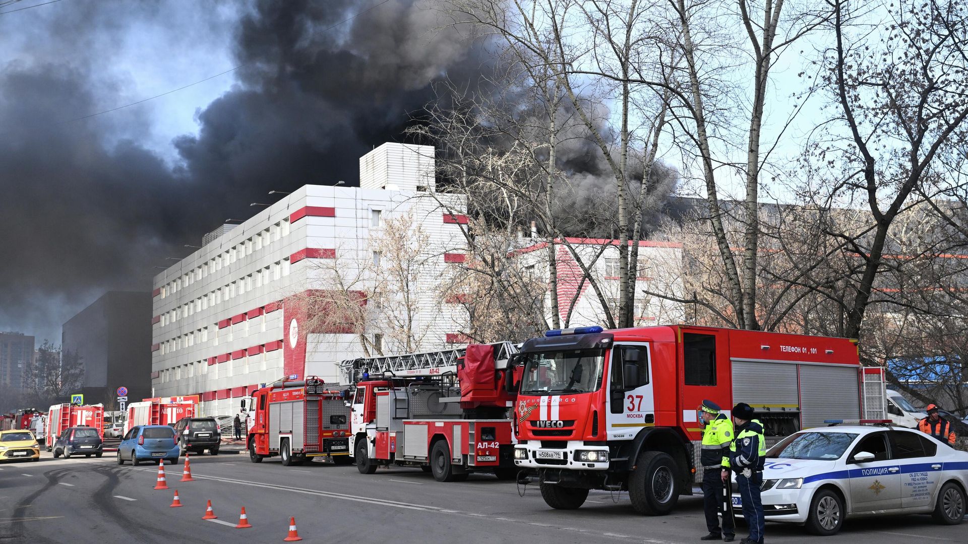 Пожар в бизнес-центре Turas в Москве. 18 марта 2026 Пожар в бизнес-центре Turas в Москве. 18 марта 2026 - РИА Новости, 1920, 18.03.2026