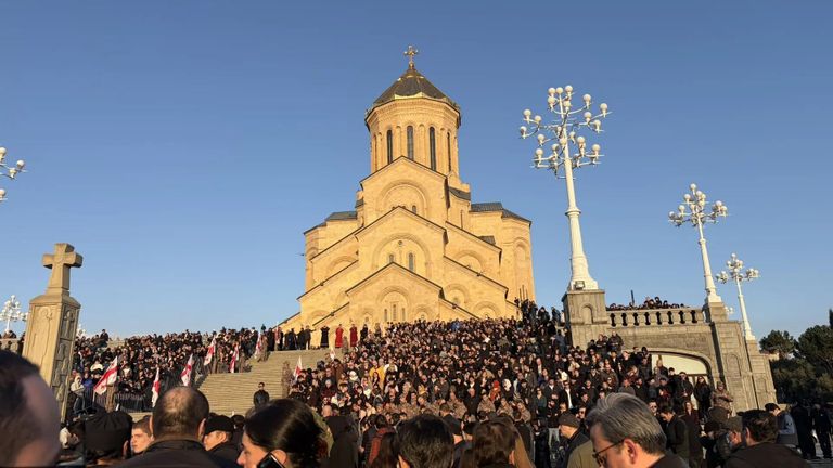 Храм Цминда Самеба в Тбилиси Храм Цминда Самеба в Тбилиси
