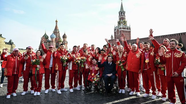 Чествование российских спортсменов на Красной площади в Москве