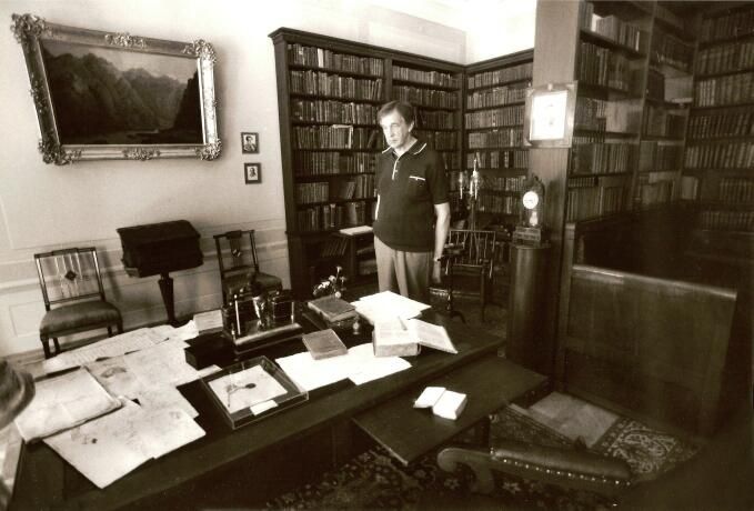 Валентин Фалин в квартире Александра Пушкина на Мойке, 1986 год - РИА Новости, 1920, 19.03.2026