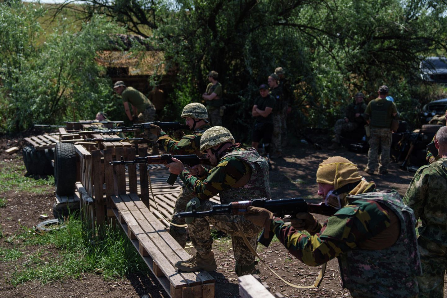 Военные сборы для украинских заключенных перед отправкой на фронт Военные сборы для украинских заключенных перед отправкой на фронт