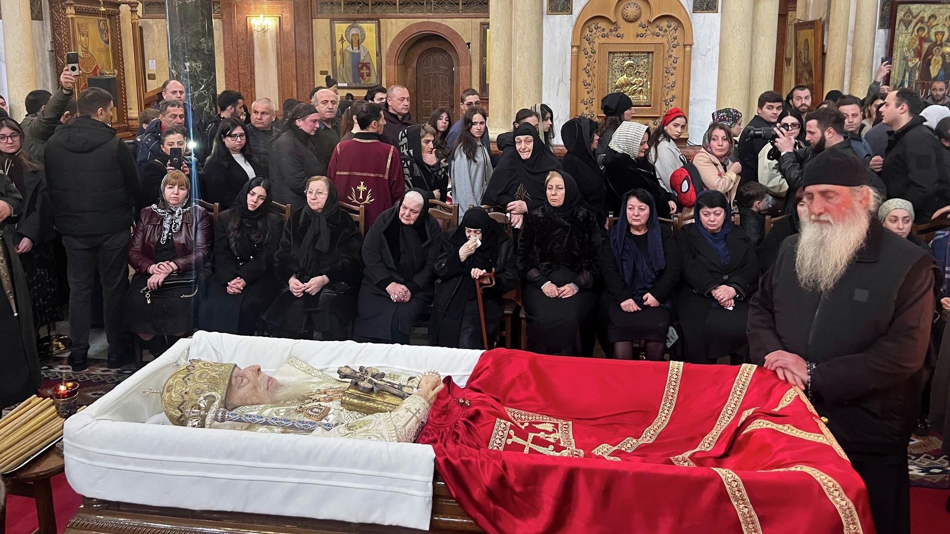 Траурные мероприятия в связи с кончиной католикоса-патриарха Илии II в кафедральном соборе Святой Троицы в Тбилиси Траурные мероприятия в связи с кончиной католикоса-патриарха Илии II в кафедральном соборе Святой Троицы в Тбилиси - РИА Новости, 1920, 22.03.2026