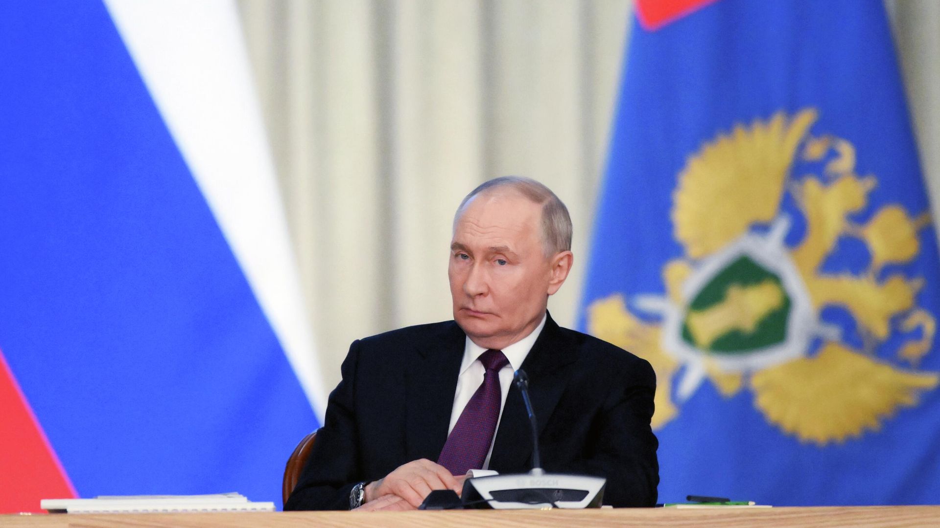 Путин: ничто не может служить оправданием нарушения закона Путин: ничто не может служить оправданием нарушения закона - РИА Новости, 1920, 19.03.2026