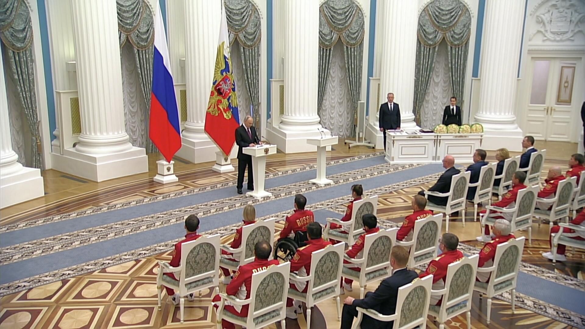 Путин на встрече с российскими паралимпийцами в Кремле Путин на встрече с российскими паралимпийцами в Кремле - РИА Новости, 1920, 19.03.2026