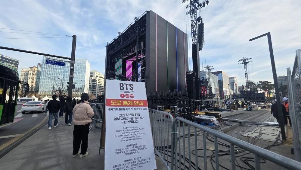 Подготовка к первому за 4 года концерту К-поп группы BTS в Южной Корее Подготовка к первому за 4 года концерту К-поп группы BTS в Южной Корее - РИА Новости, 1920, 20.03.2026