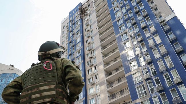 Жилой дом в Белгороде, подвергшийся атаке беспилотника ВСУ