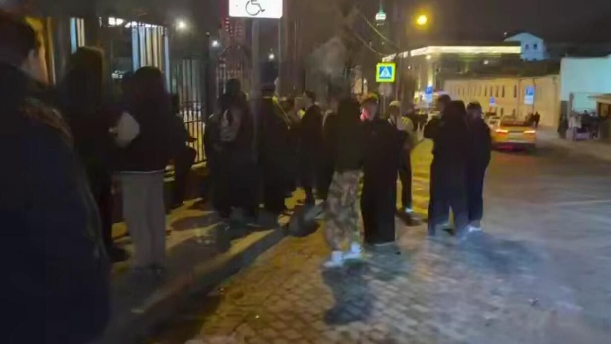 Участники конфликта возле хоральной синагоги на Китай-городе в Москве Участники конфликта возле хоральной синагоги на Китай-городе в Москве - РИА Новости, 1920, 21.03.2026