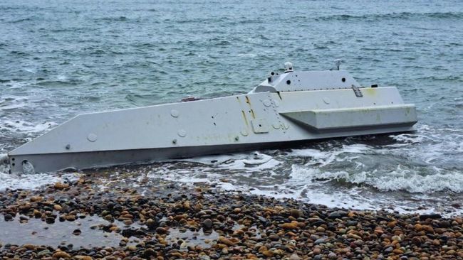 Безэкипажный катер, обнаруженный на турецком побережье Черного моря в провинции Орду