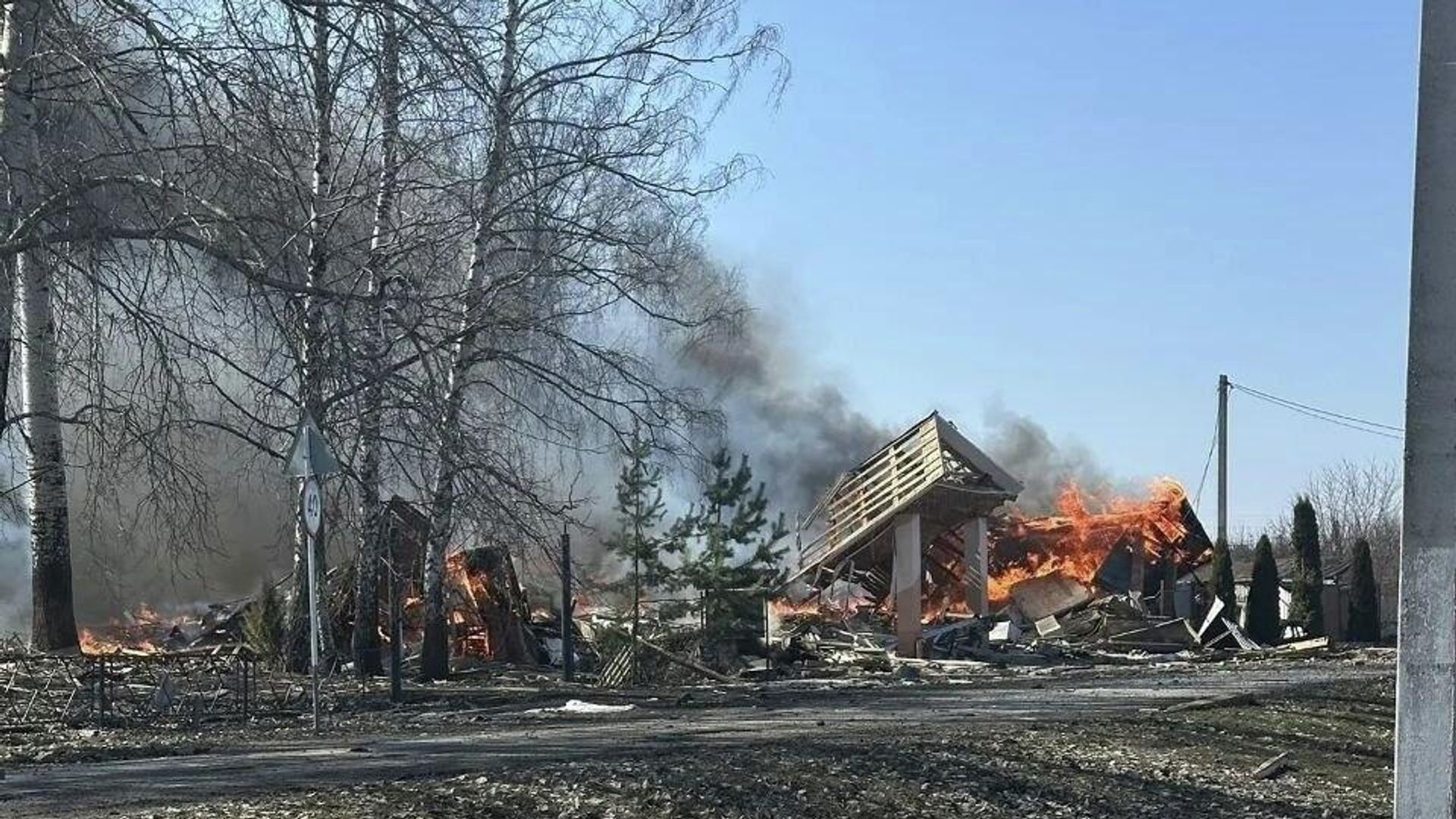 Последствия удара ВСУ по социальному объекту в Белгородской области - РИА Новости, 1920, 21.03.2026