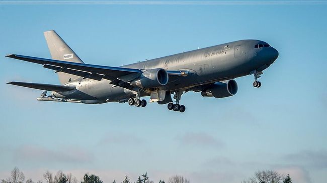 Самолет-заправщик Boeing KC-46A Pegasus ВВС США