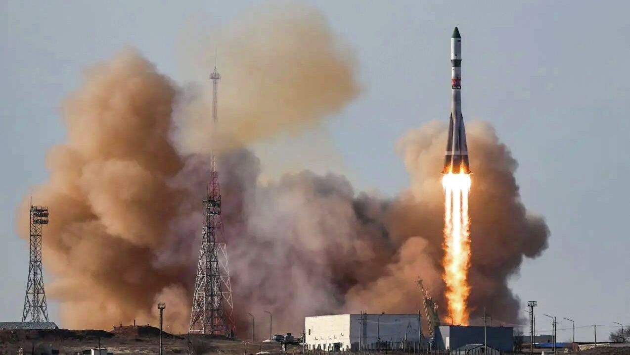 Запуск РН Союз-2.1а с грузовым кораблем Прогресс МС-33 с космодрома Байконур Запуск РН Союз-2.1а с грузовым кораблем Прогресс МС-33 с космодрома Байконур - РИА Новости, 1920, 22.03.2026