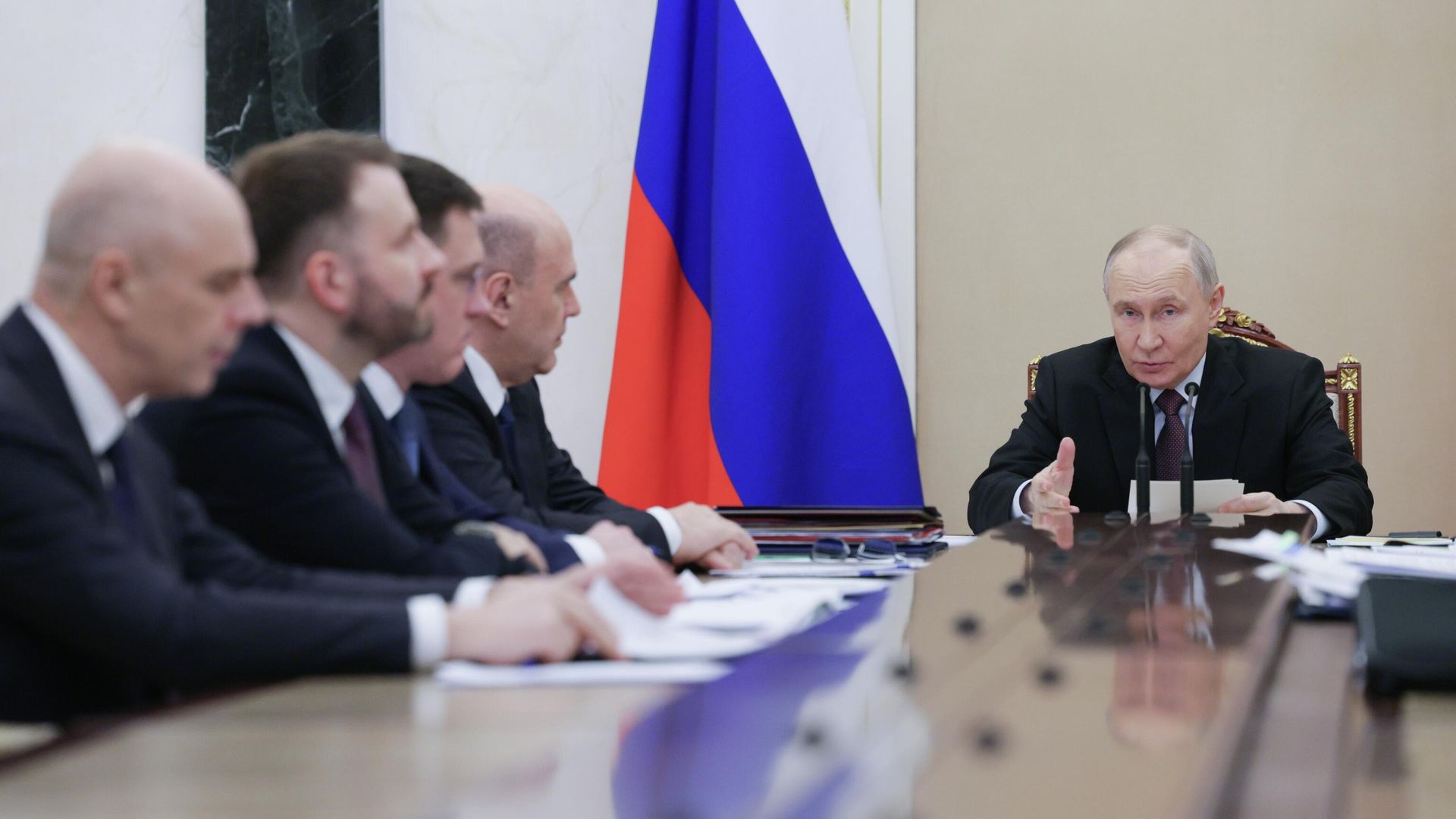 Путин о необходимости вернуться на траекторию устойчивого экономического роста Путин о необходимости вернуться на траекторию устойчивого экономического роста - РИА Новости, 1920, 23.03.2026