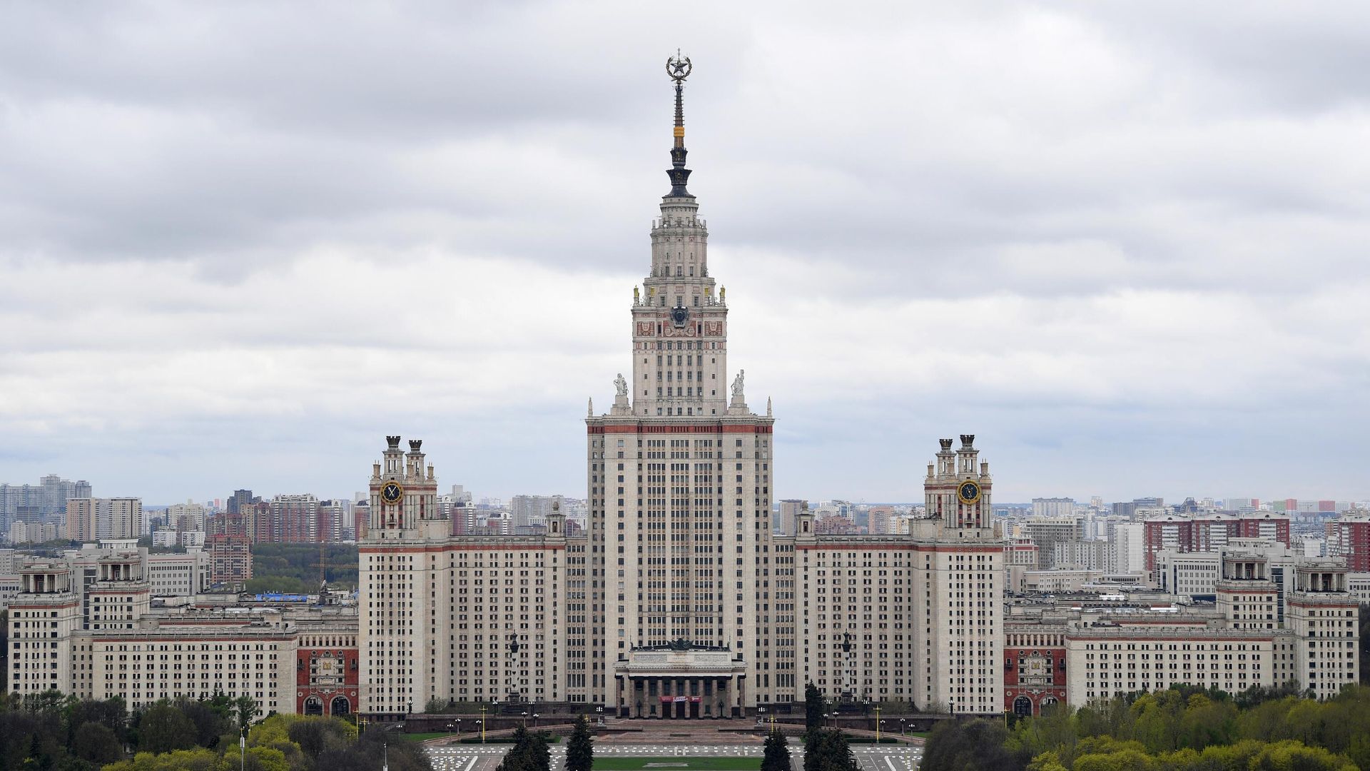 Здание Московского государственного университета имени М. В. Ломоносова на Воробьевых горах в Москве Здание Московского государственного университета имени М. В. Ломоносова на Воробьевых горах в Москве - РИА Новости, 1920, 06.10.2026
